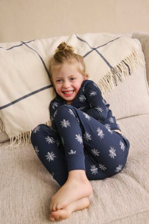 11 Kids Long Sleeve Pajama Set - Navy Blue with Snowflake Print