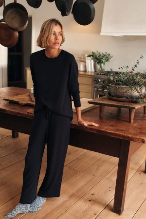 11 Brand Relax Pants Set in Black - Comfortable Lounge Wear for Men & Women